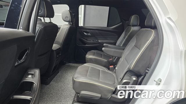Chevrolet Korea Traverse 2023 — photo 18
