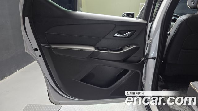 Chevrolet Korea Traverse 2023 — photo 15