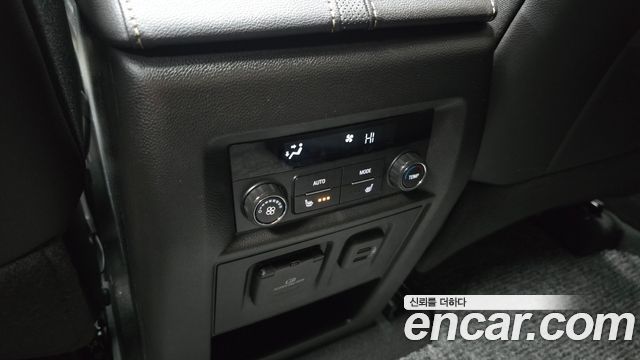 Chevrolet Korea Traverse 2023 — photo 28