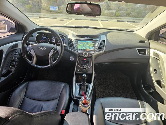 Hyundai AVANTE 2015 — photo 9