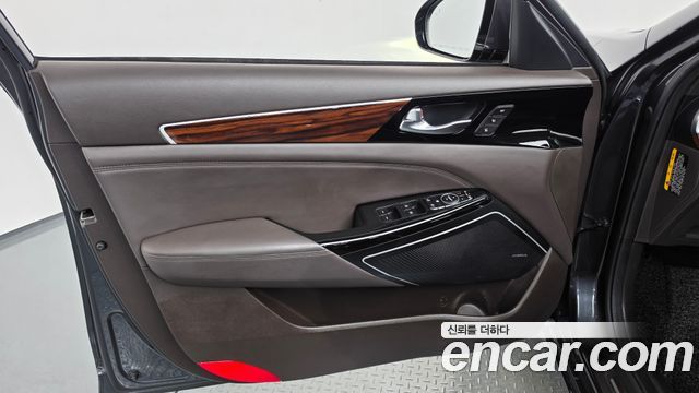 Kia K7 2017 — photo 14