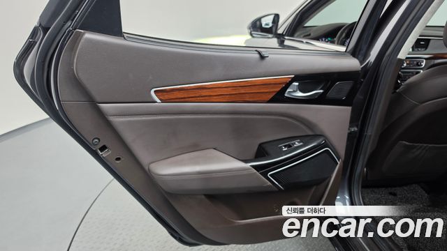 Kia K7 2017 — photo 15