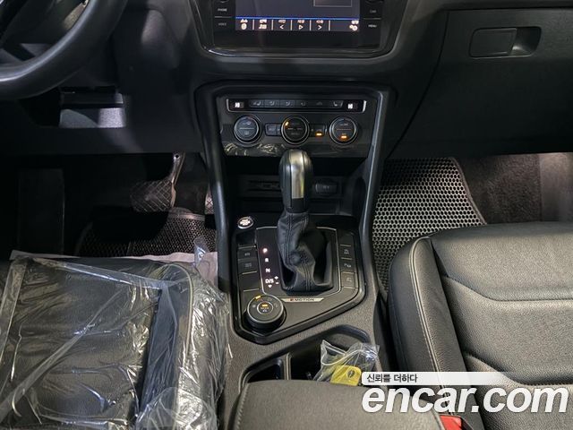 Volkswagen Tiguan 2020 — photo 11