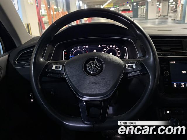 Volkswagen Tiguan 2020 — photo 12