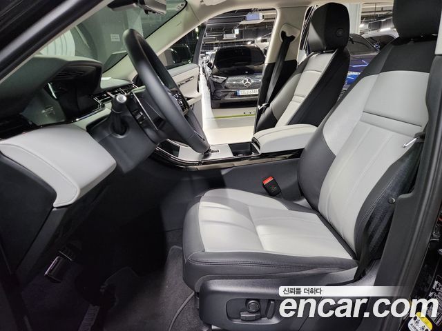 Land Rover Range Rover Evoque 2025 — photo 8