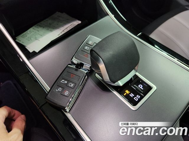 Land Rover Range Rover Evoque 2025 — photo 17
