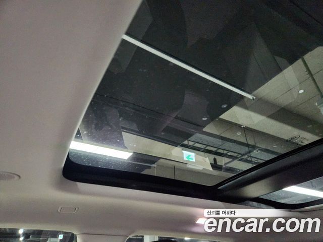 Land Rover Range Rover Evoque 2025 — photo 18