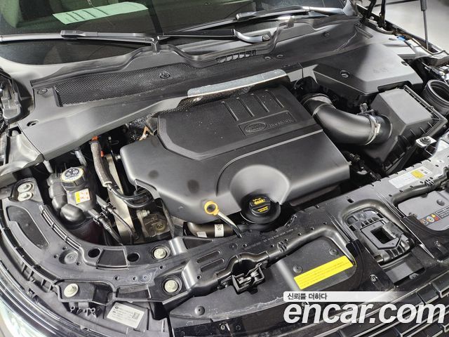 Land Rover Range Rover Evoque 2025 — photo 19