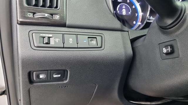 Hyundai Sonata 2014 — photo 17