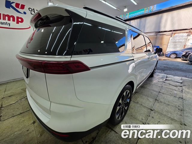Kia Canival 2023 — photo 5