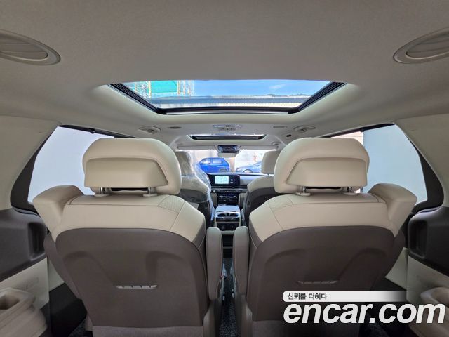 Kia Canival 2023 — photo 12