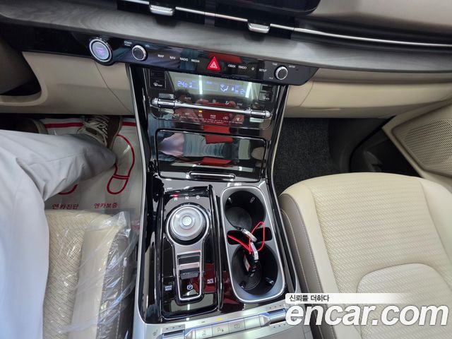 Kia Canival 2023 — photo 16