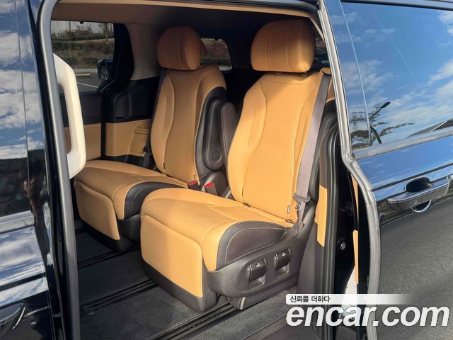 Kia Canival 2023 — photo 6