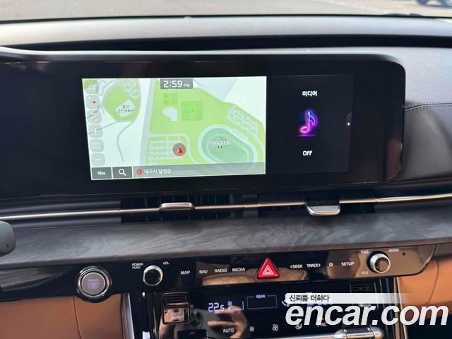Kia Canival 2023 — photo 11
