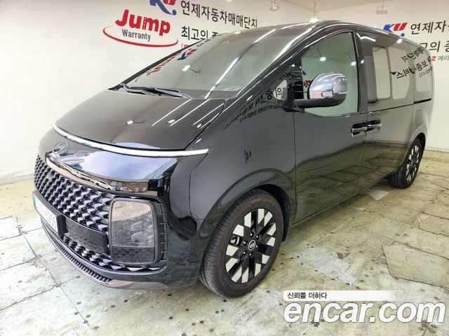 Hyundai Staria 2025 — photo 2