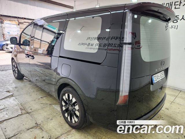 Hyundai Staria 2025 — photo 3