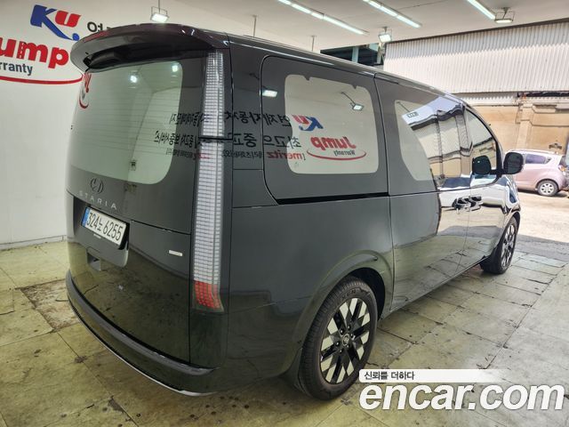 Hyundai Staria 2025 — photo 6