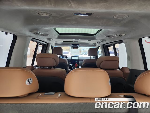 Hyundai Staria 2025 — photo 8