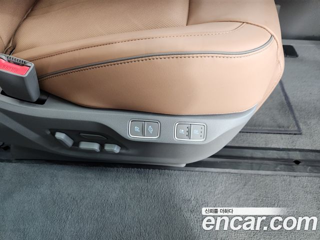 Hyundai Staria 2025 — photo 10