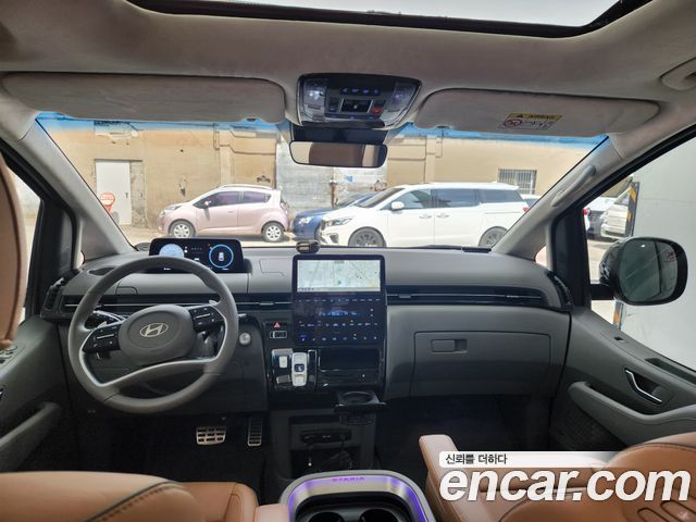 Hyundai Staria 2025 — photo 13
