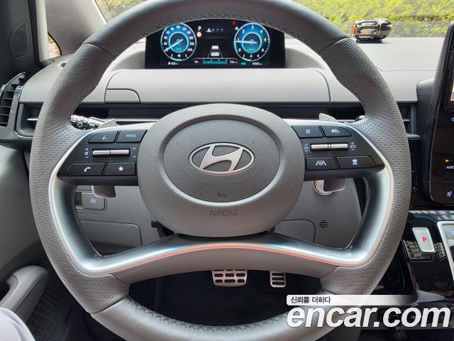 Hyundai Staria 2025 — photo 17