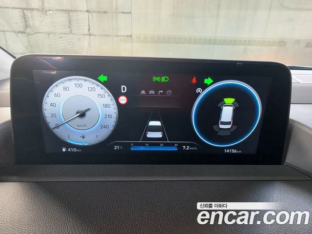 Hyundai Staria 2025 — photo 18