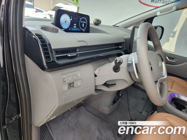 Hyundai Staria 2025 — photo 20