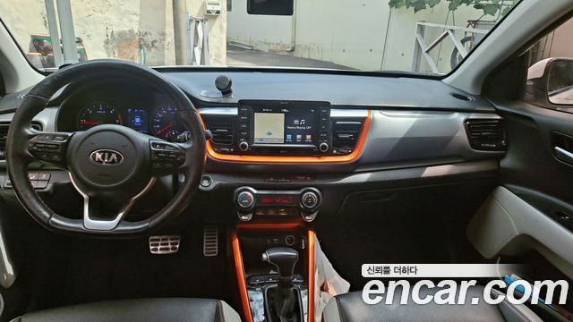 Kia Stonic 2018 — photo 8