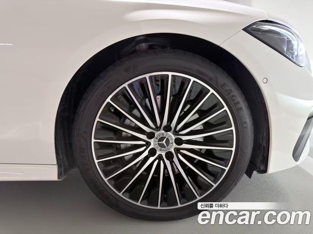 Mercedes-Benz CLE-Class 2026 — photo 11
