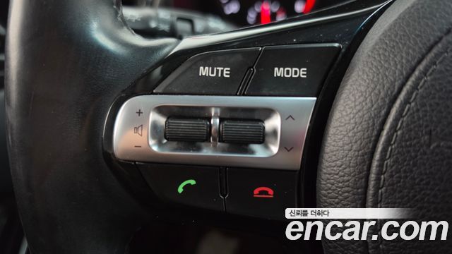 Kia K7 2016 — photo 22