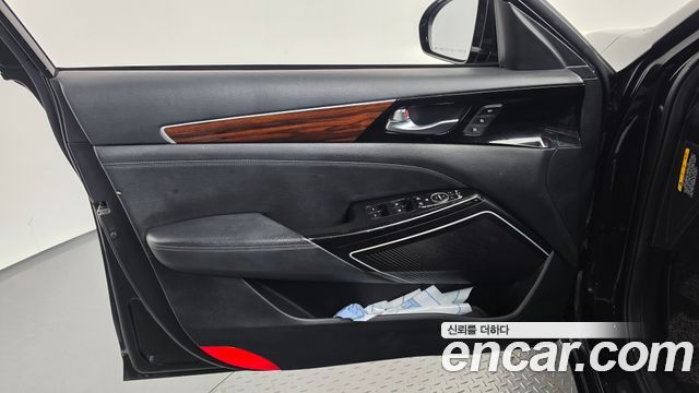 Kia K7 2016 — photo 14