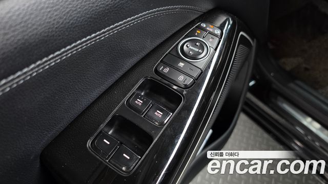 Kia K7 2016 — photo 31