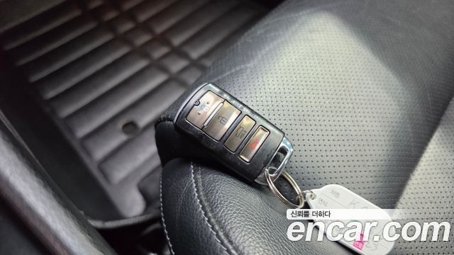 Kia K7 2016 — photo 32