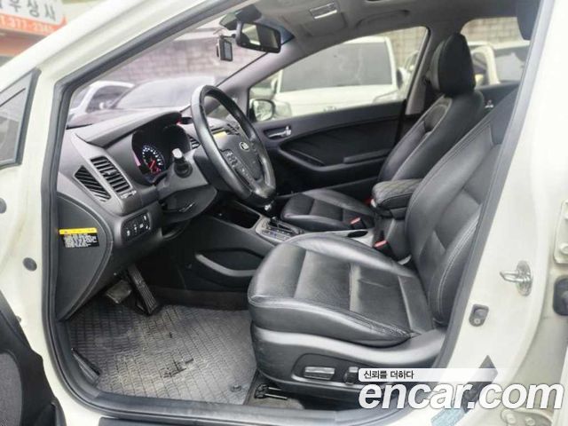 Kia K3 2015 — photo 7