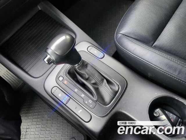 Kia K3 2015 — photo 11