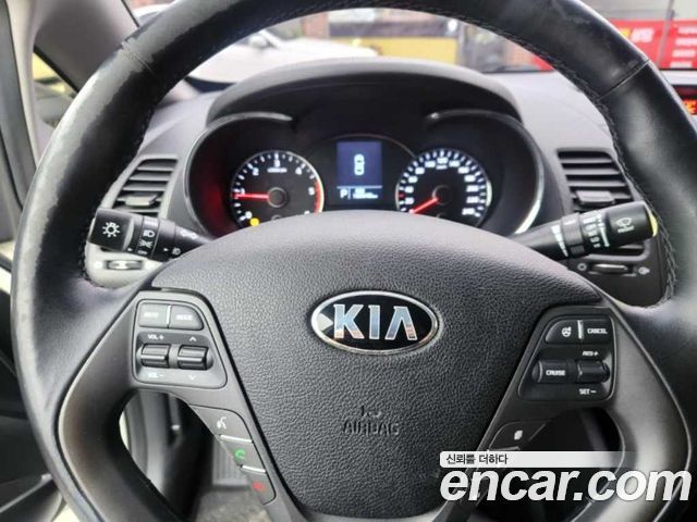 Kia K3 2015 — photo 16
