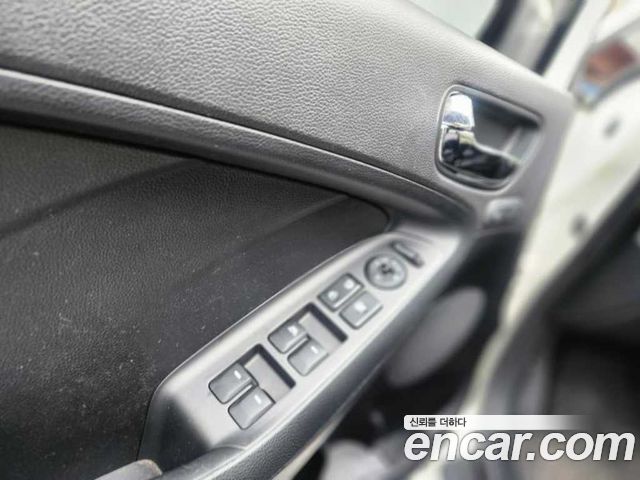 Kia K3 2015 — photo 18