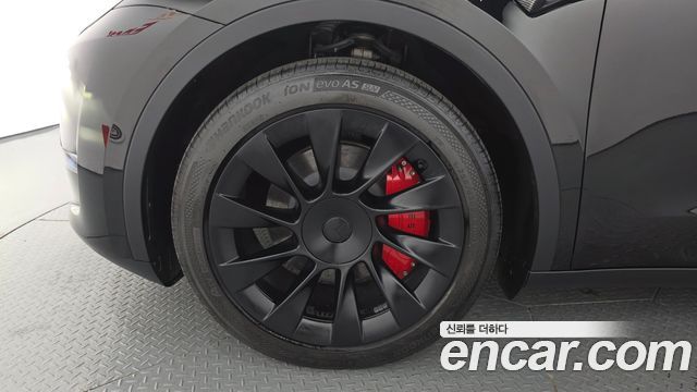 Tesla Model Y 2024 — photo 5