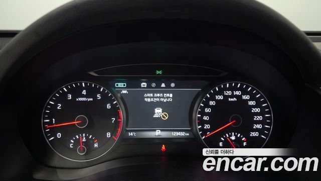 Kia K7 2018 — photo 11