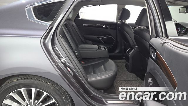 Kia K7 2018 — photo 17