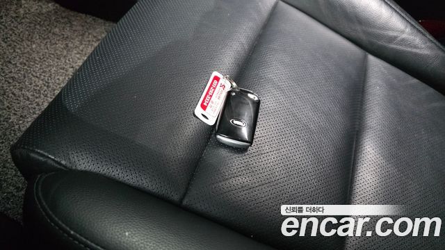 Kia K7 2018 — photo 24