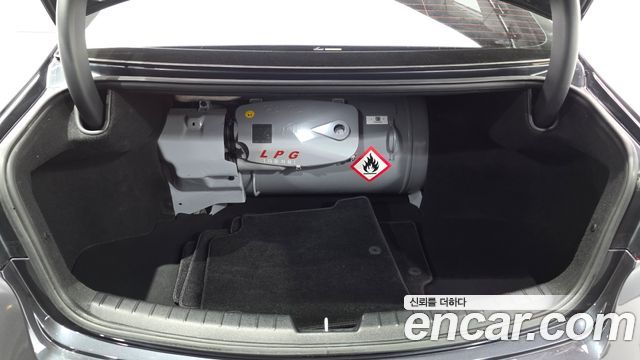 Kia K7 2018 — photo 25