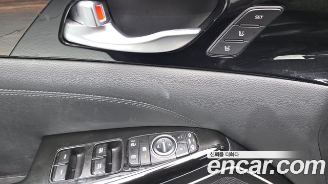 Kia K7 2018 — photo 26