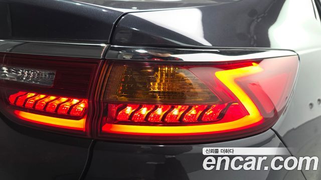 Kia K7 2018 — photo 9