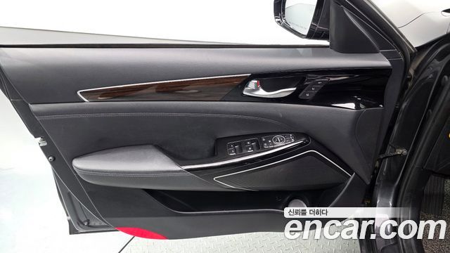 Kia K7 2018 — photo 14