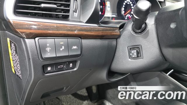 Kia K7 2018 — photo 28