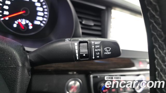 Kia K7 2018 — photo 30