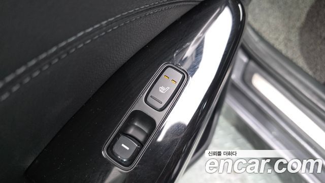 Kia K7 2018 — photo 32