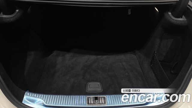 Mercedes-Benz S-Class 2022 — photo 25