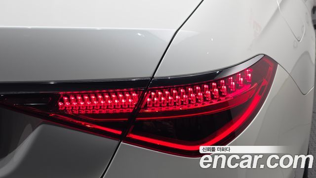 Mercedes-Benz S-Class 2022 — photo 9